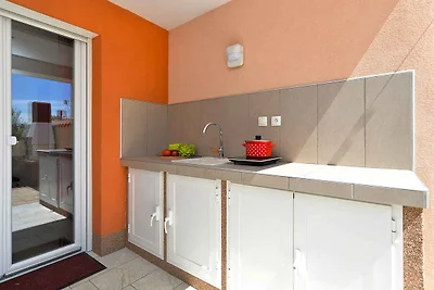 Ferienhaus mit Swimmingpool und Gartenküche