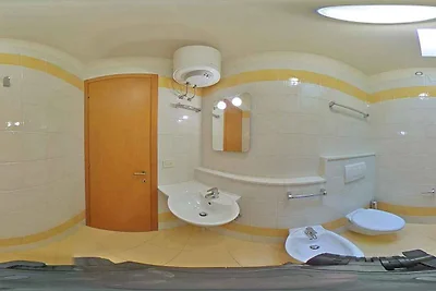 Ferienwohnung mit Klimaanlage und Balkon