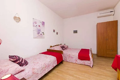 Ferienwohnung mit Klimaanlage und Terrasse