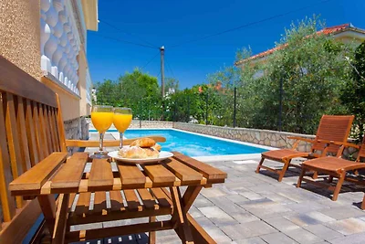 Ferienwohnung mit einem Aussenpool