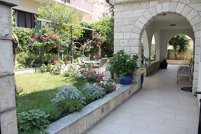 Ferienwohnung mit Gartenterasse und in