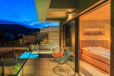 Villa mit Pool und Wellness