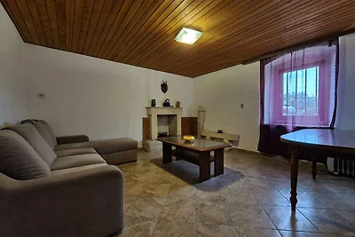 Ferienhaus mit Garten und Klimaanlage