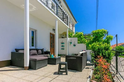 Ferienhaus mit Pool und Klimaanlage