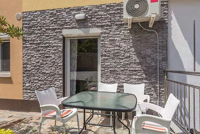 Studio mit Terrasse und Grill