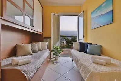 Ferienwohnung mit Klimaanlage und Balkon mit