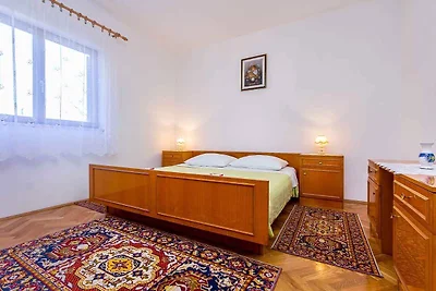 Ferienhaus mit Garten, Grill und