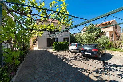 Ferienwohnung mit Balkon und Grill