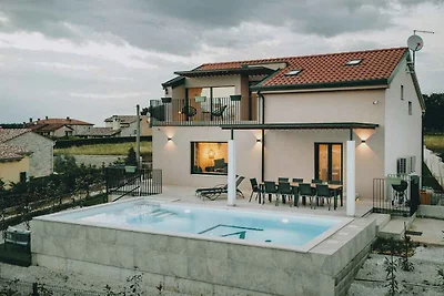 Villa mit Pool, Klimaanlage