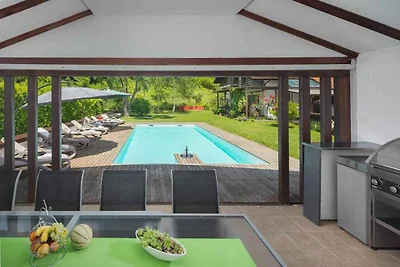 Villa mit beheiztem Pool und Klimaanlage