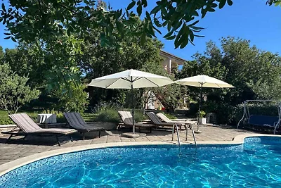 Ferienwohnung mit Pool und Balkon