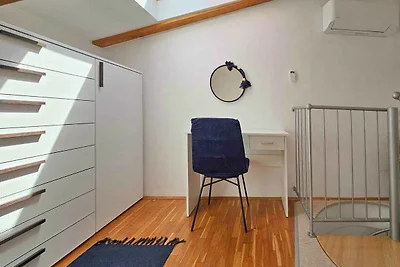 Ferienwohnung mit möbliertem Balkon, Meerblic