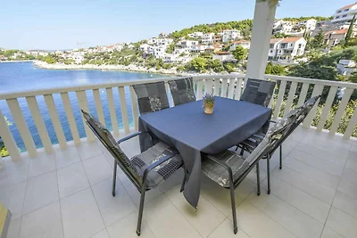 Ferienwohnung mit Terrasse und Grill