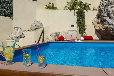 Ferienhaus mit Pool, Klimaanlage und