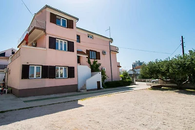 Ferienwohnung mit Terrasse und Grill