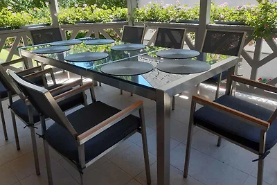 Ferienhaus mit Garten und Grill