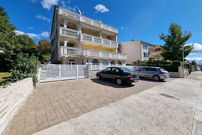 Studio mit Klimaanlage und Balkon
