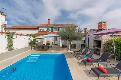 Ferienhaus mit Aussenpool