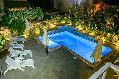 Appartamento Vacanza con famiglia Okrug Gornji