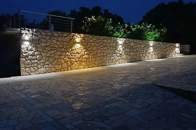 Ferienwohnung mit Pool und Meerblick