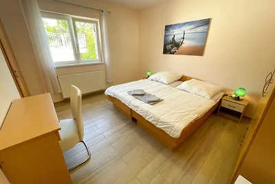 Ferienwohnung mit Balkon, WLAN und