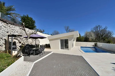 Luxuriöse Unterkunft in Matulji für bis zu 10