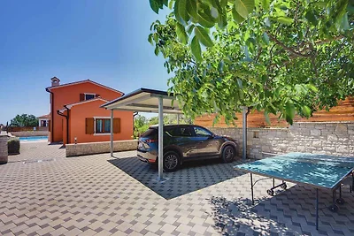 Villa mit Pool und Meerblick