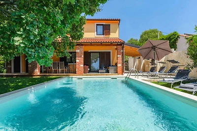 Villa mit Pool und Klimaanlage