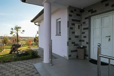 Villa mit Aussenpool