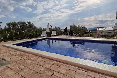 Ferienwohnung mit Terrasse und Grill