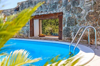 Ferienhaus mit Klimaanlage und Aussenpool