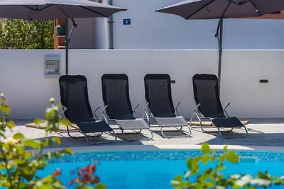 Ferienwohnung mit Balkon und Pool