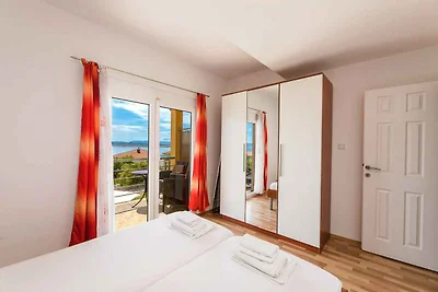 Ferienwohnung mit Swimmingpool und Klima