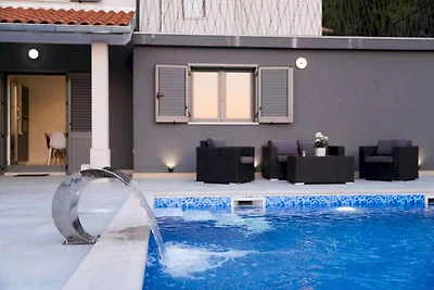 FerienHaus mit Klimaanlage und Aussenpool