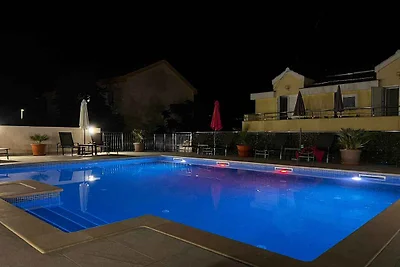 Appartamento Vacanza con famiglia Okrug Gornji