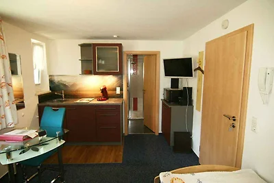 Studio mit gemeinsamen Balkon