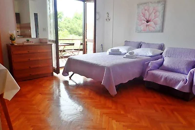 Ferienwohnung mit Balkon und Grill