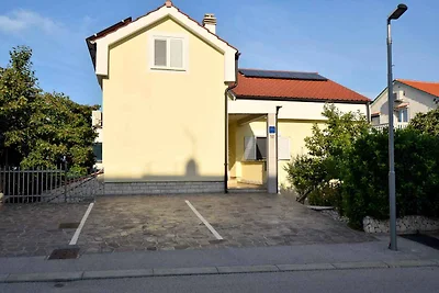 Ferienwohnung mit Terrasse und Grill