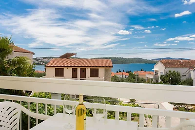 Holiday flat family holiday Seget Vranjica