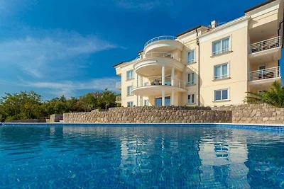 Ferienwohnung mit Pool, Klimaanlage und