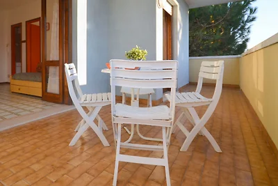 Studio mit Klimaanlage und Balkon