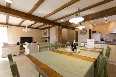 FerienHaus mit rustikalem Hauch und Pool auf