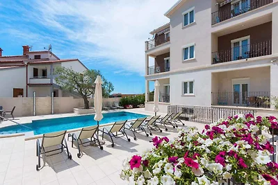 Ferienwohnung mit Balkon und Pool