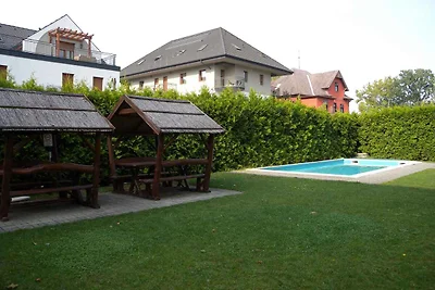 Ferienwohnung mit Pool und Internet