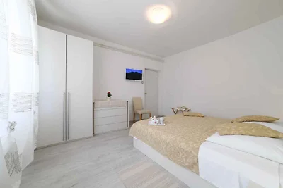 Ferienwohnung modern eingerichtet, 300 m zur