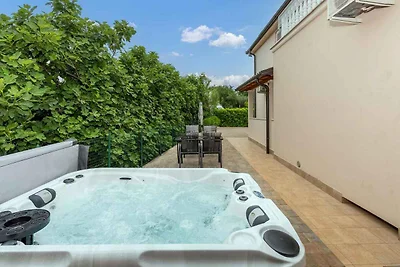 Villa mit Klimaanlage und Pool