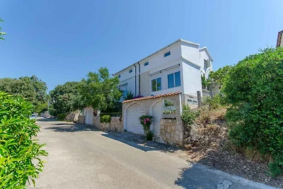 Ferienwohnung mit Terrasse und Grill