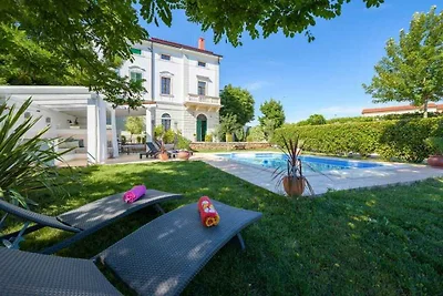 Villa mit Pool