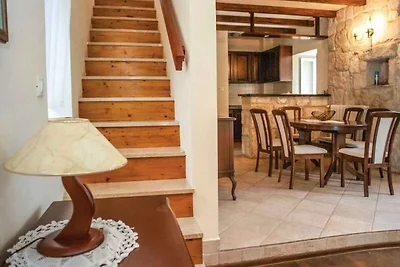 Ferienhaus mit Pool und Grill