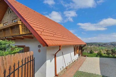 Ferienhaus in einer malerischen Landschaft mi